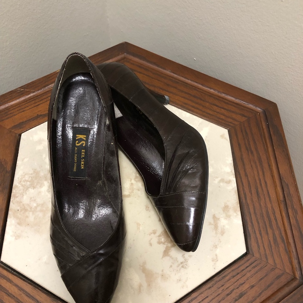 Dark Brown Eel skin Toe Pumps